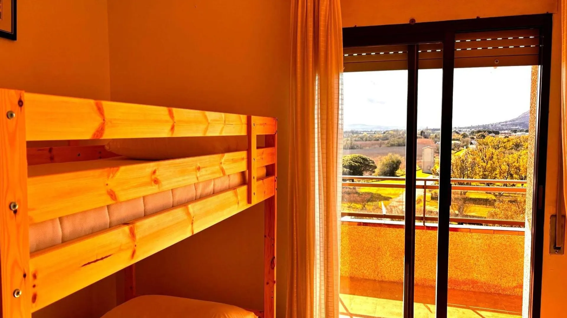 Pineda 247 - L'Estartit, Centro - Es-323-77 Apartment Spain